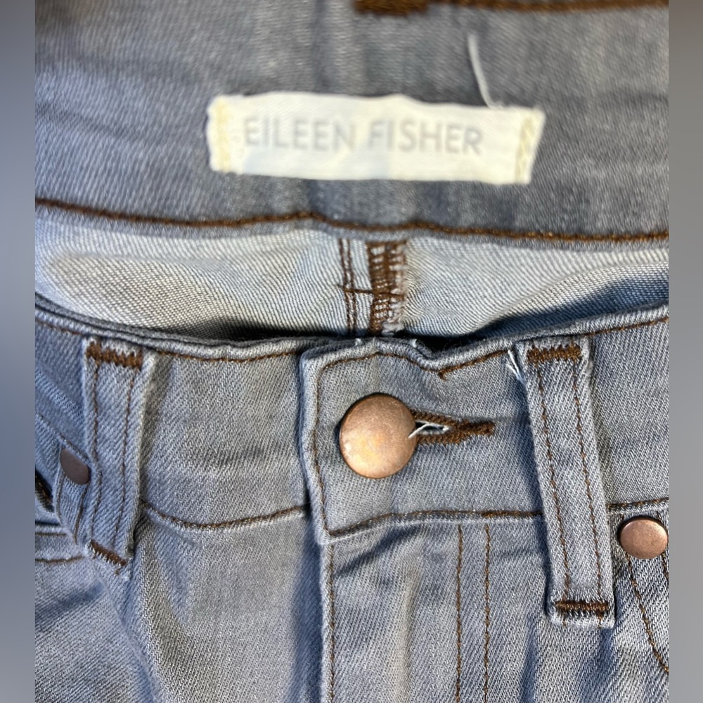 Eileen Fisher Light Grey Organic Stretch Jeans, Size 8 - Picture 6 of 7